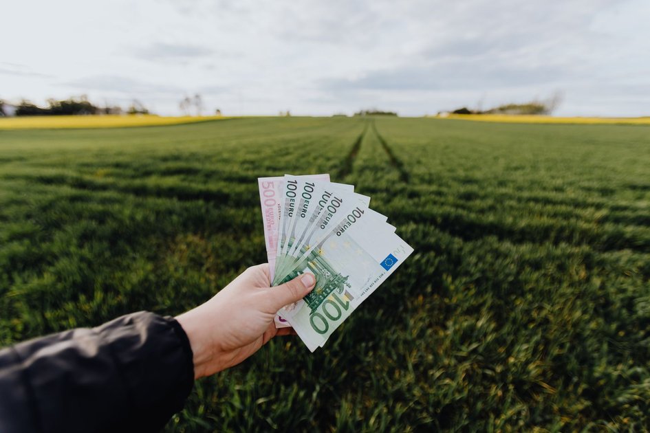 AgriFood Investment Signals: EIF Commits to Irish AgriTech, Aphea.Bio and Bayer Team Up on Crop Science