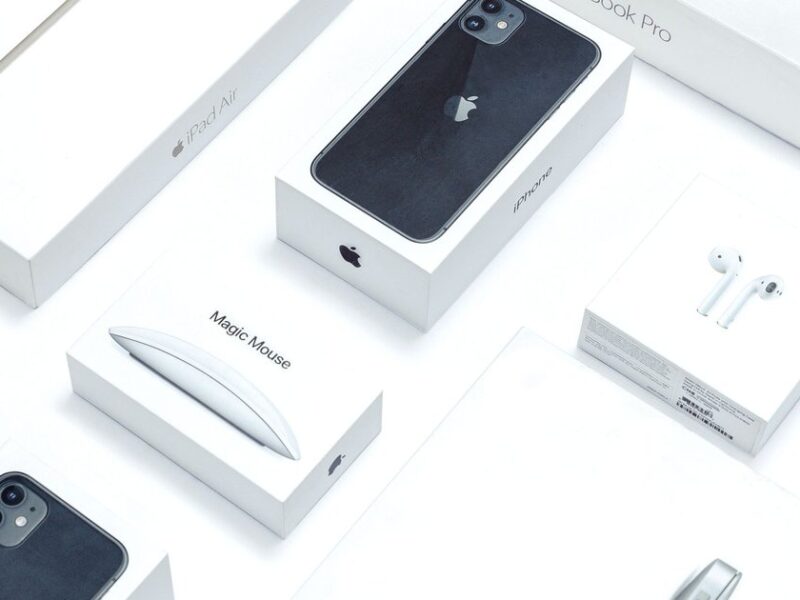 Apple's AI Moat: Routing Strategy Over Model Race