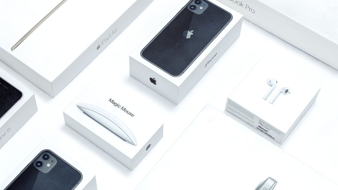 Apple's AI Moat: Routing Strategy Over Model Race