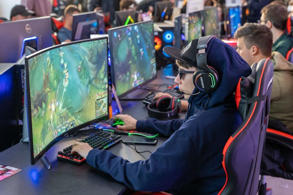 B8 Esports Advances to Stage 3 at IEM Cologne Major 2026