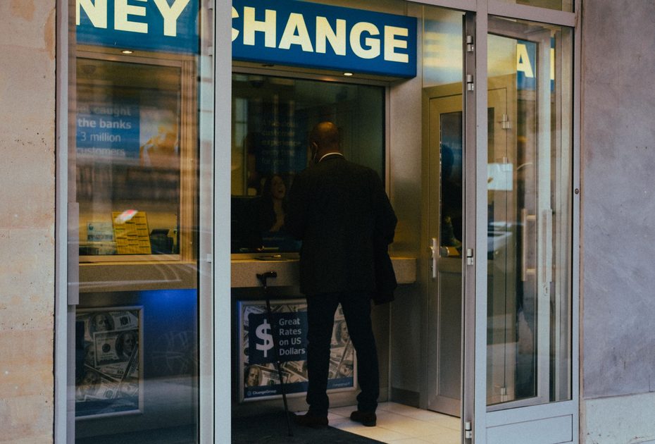 Bank of Canada Holds Rate at 2.25% as Economy Slows
