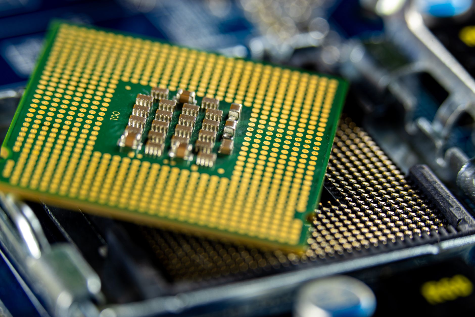 Processor chip powering wearable AR devices
