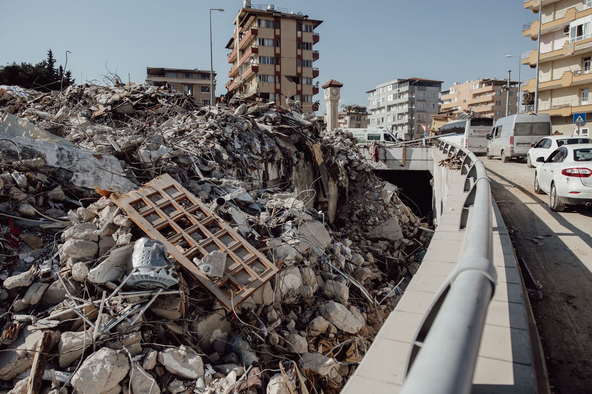 Damage Caracas Venezuela earthquake collapsed buildings
