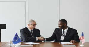 diplomacy-peace-deal-handshake-internati