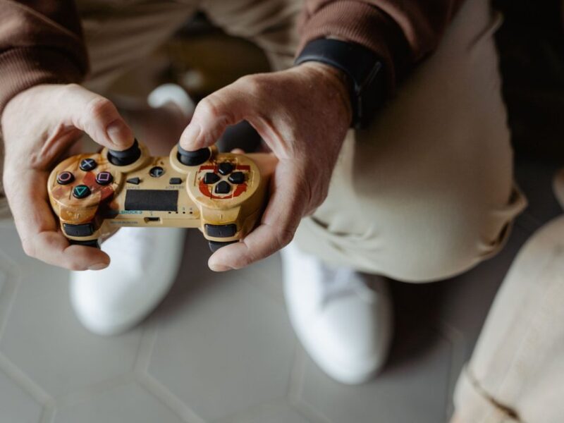Gaming Update: how to redeem fortnite gift card
