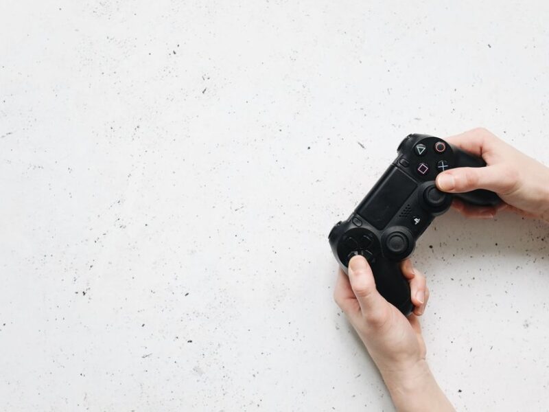 Gaming Update: PS5 and Xbox Series X/S Sales Plummet to Record