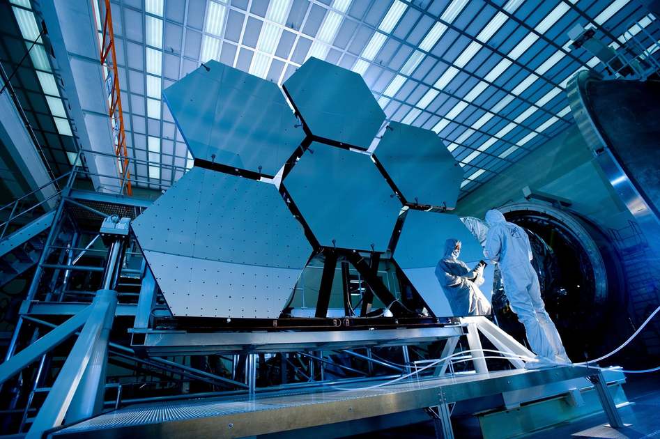 James Webb Space Telescope Detects Oxygen and Water Vapor on Exoplanet K2-18d Marking Historic Discovery