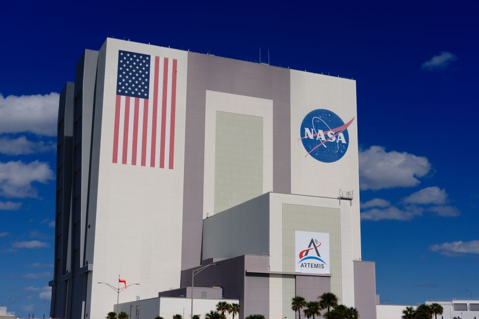 NASA building with private company partnership concept