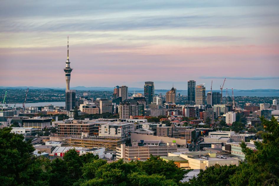 New Zealand Economy Faces Headwinds in 2026 as High Interest Rates Weigh on Housing and Growth