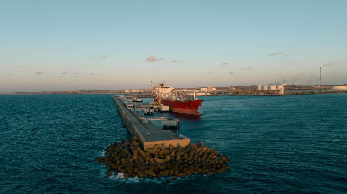 Qatar and Kuwait Face GDP Contractions of Up to 14 Percent From Iran War Energy Shock