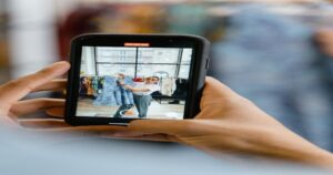 social-media-phone-shopping-influencer-c