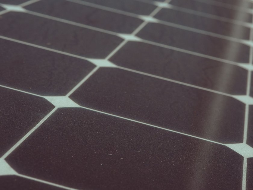 Solar Panel Efficiency Record Smashed at 47.6 Percent in Perovskite Tandem Breakthrough