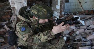 war-military-conflict-Ukraine-soldiers-f
