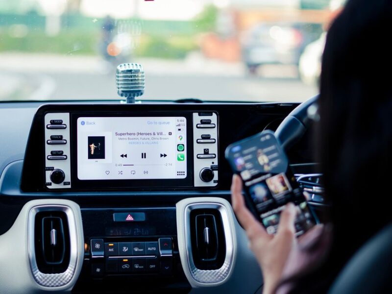 YouTube Not Working on CarPlay: Causes and Fixes