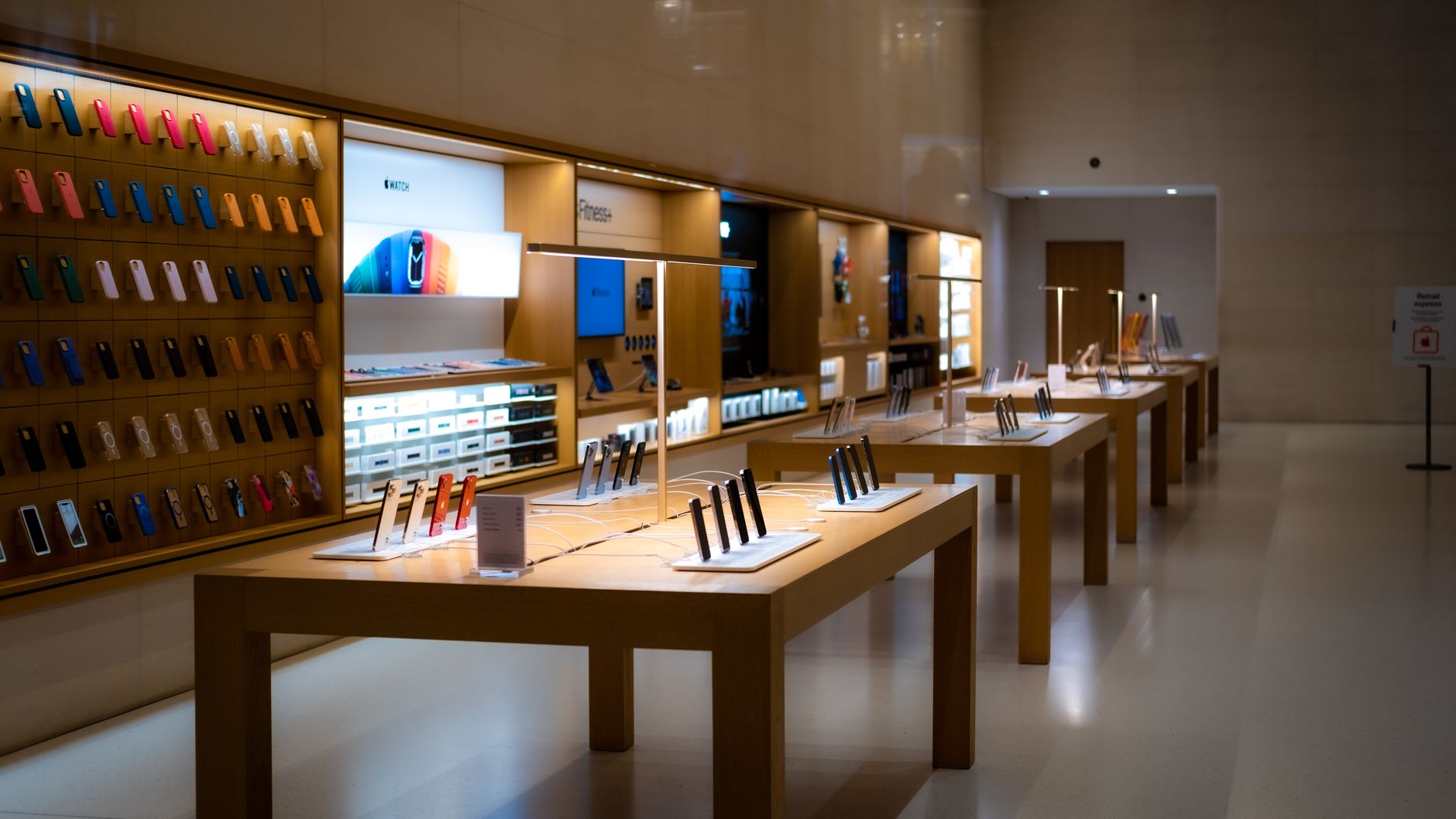 Smartphones on display in a retail store